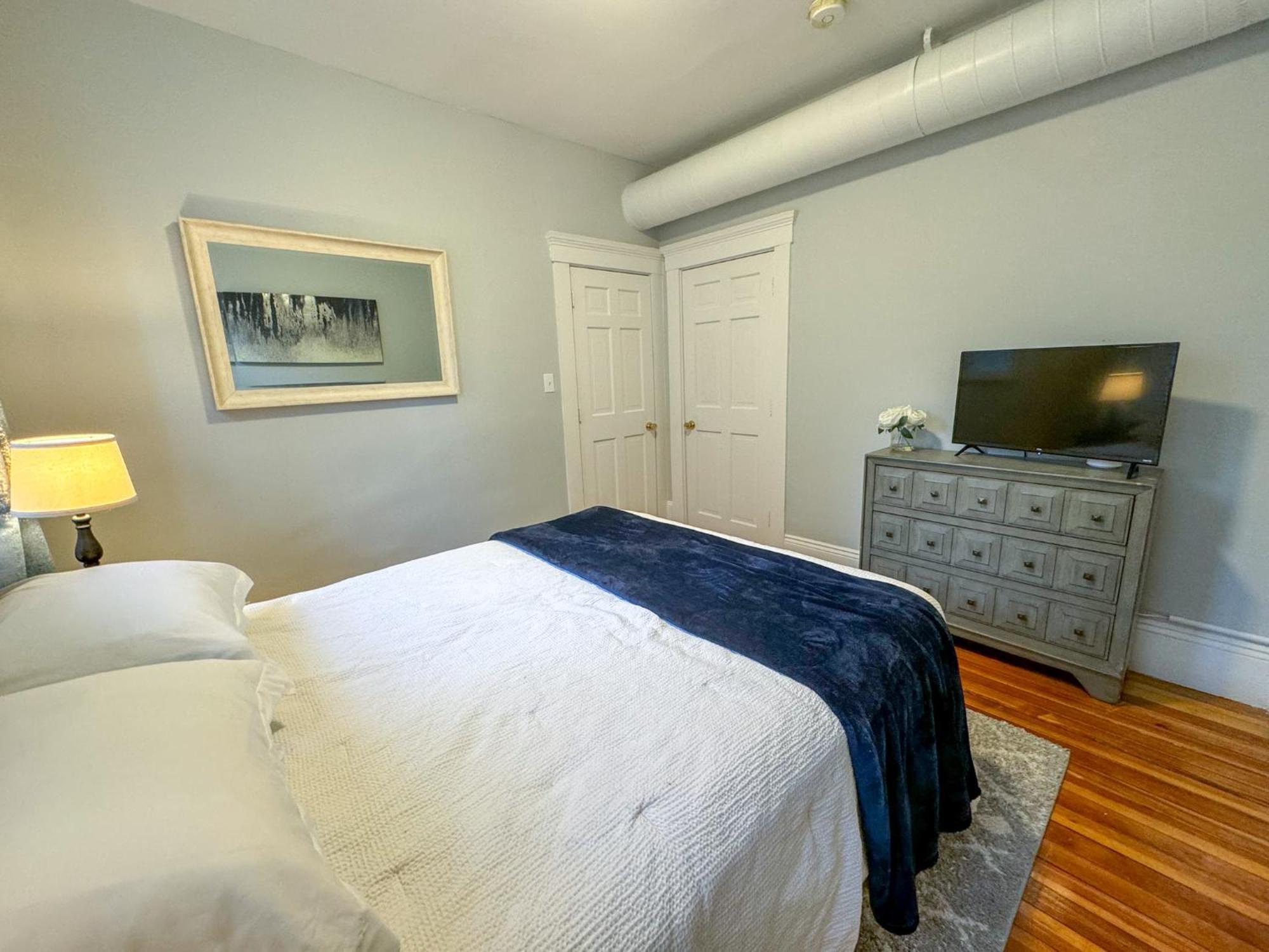 Huge,3 Bed,2Bath,Public Transport,Boston,Sleeps 9 Apartment Brookline Ngoại thất bức ảnh